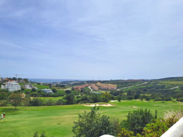 Apartment in Estepona — photo 2