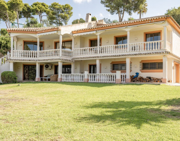 Villa for sale in Marbella East - 687-00330P