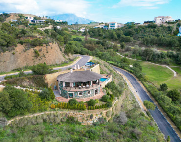 Villa for sale in Marbella Club Golf Resort - TMRV1867