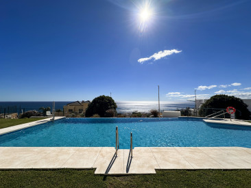 Apartment in Estepona — photo 2