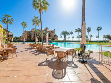 Apartment in Estepona — photo 2