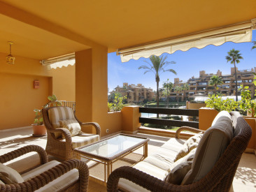 Apartment in Estepona — photo 4