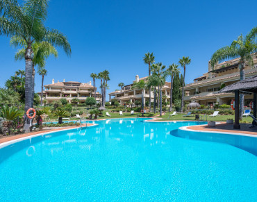 Apartment for sale in Nueva Andalucia, Las Alamandas, Marbella - TMRA0888