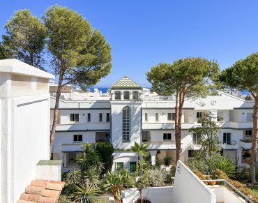 House for sale in Estepona East, Dominion Beach, Estepona - TMRA11606