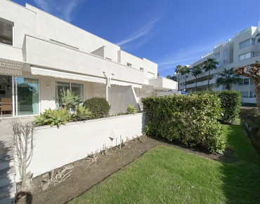 House for sale in Estepona East, Los Granados Playa, Estepona - TMRT11511