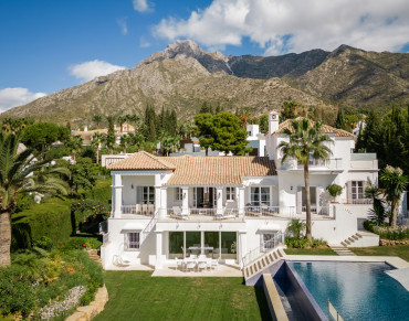 Villa for sale in Marbella Golden Mile, Sierra Blanca, Marbella - TMRV0786