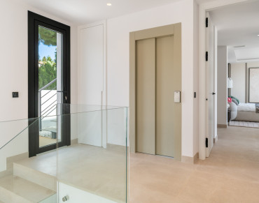 Villa for sale in Marbella Golden Mile, Rocio de Nagüeles, Marbella - PANR-15633