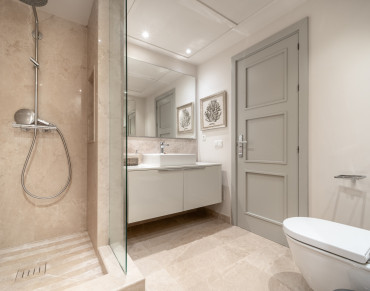 Penthouse for sale in Marbella Golden Mile - PANR-16090