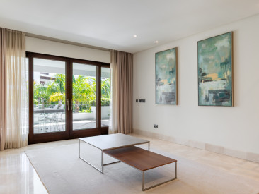 Apartment in Estepona — photo 2
