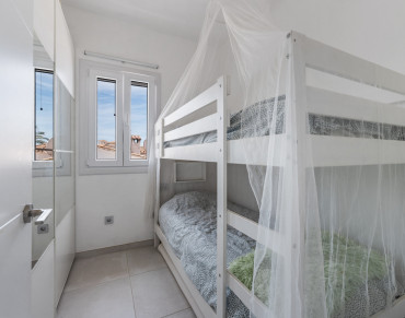 Villa for sale in Estepona East - LS50198