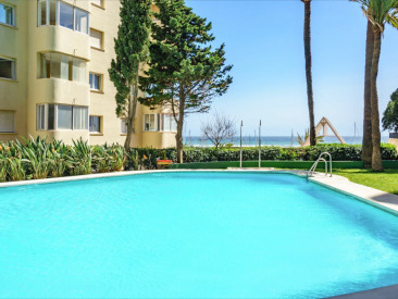 Apartment in Estepona — photo 2