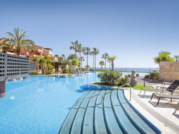 Apartment in Estepona — photo 2