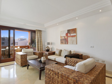 Apartment in Estepona — photo 4