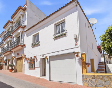Town House for sale in Estepona Town - TMRT11640