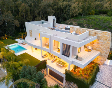 Villa for sale in Nueva Andalucia, La Cerquilla, Marbella - HRB-01520P