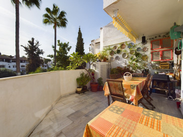 Apartment in Elviria — photo 2