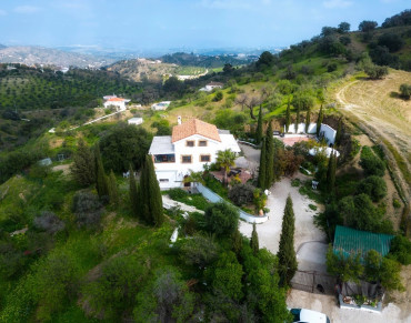 Beautiful country house with panoramic views