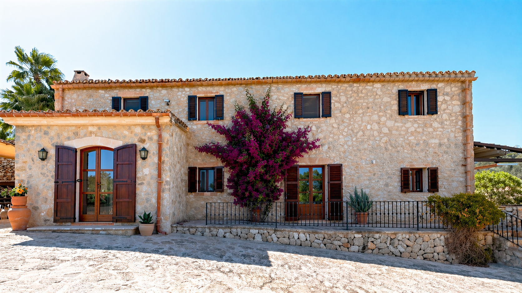 Exceptional Renovated Finca with Panoramic Views near Sineu