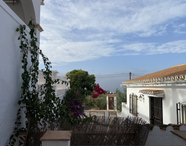 Charming villa for sale in Chilches