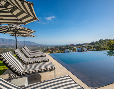 Villa for sale in Elviria - R5227777