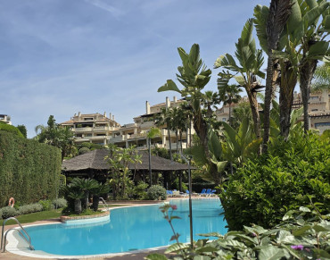 Apartment for sale in Benahavis - R5364835