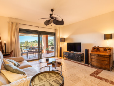 Apartment in Estepona — photo 4