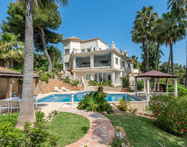 Villa for sale in Marbella East - DM5414