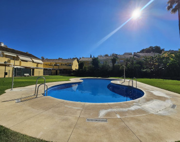 Town House for sale in Estepona - R4873570