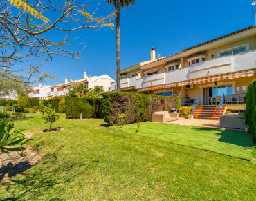 House for sale in Estepona East, Atalaya, Estepona - PANR-16312