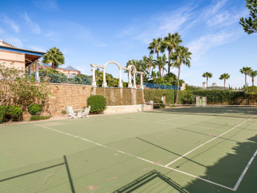 Villa in Marbella — photo 2