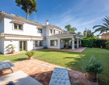 Villa for sale in Benahavis - 324502