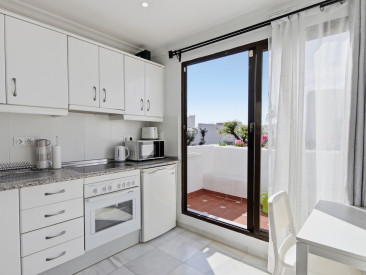 Apartment in Estepona — photo 2