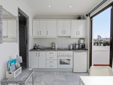Apartment in Estepona — photo 3