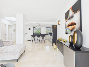 Apartment in Estepona — photo 2