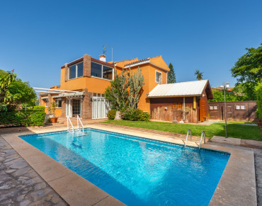 Villa for sale in Las Petunias, San Pedro de Alcantara - PANR-16330