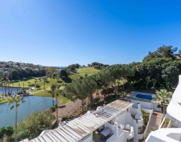 House for sale in Golf Torrequebrada, Benalmádena - AOM0098
