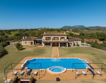 Finca for sale in Llucmajor - 2591