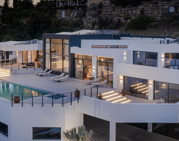 Villa for sale in Estepona East - 647-00093P