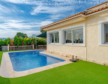 Villa for sale in Costeres, Calpe - CA.H-471