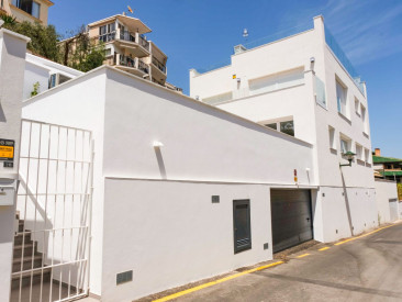 Property in Málaga Este — photo 4
