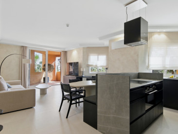 Apartment in Estepona — photo 3
