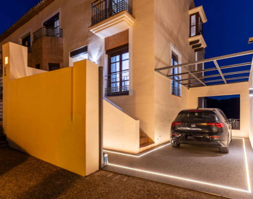 Town House for sale in Benahavis - R5186806