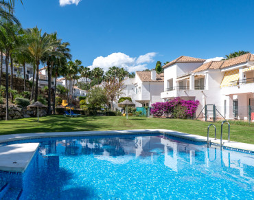 Apartment for sale in Nueva Andalucia - LS50205