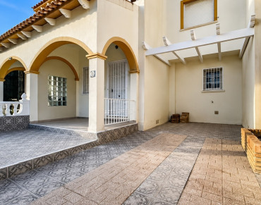 Town House for sale in Playa Flamenca - MOVE-362