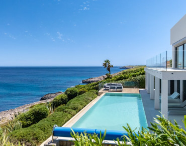 Villa for sale in Cala Murada, Manacor - 4056