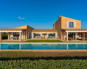 House for sale in Ses Salines - 2598