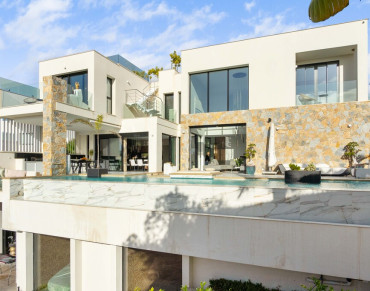 Villa for sale in Campoamor Golf, Orihuela - DLS0643