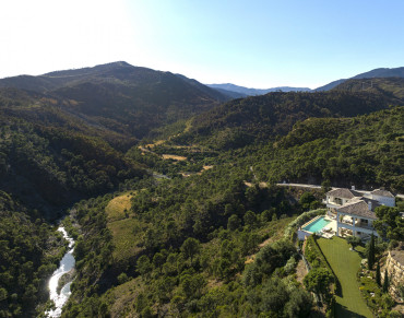 Villa for sale in Monte Mayor, Benahavis - PANR-14851