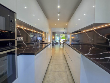 Apartment in Estepona — photo 4