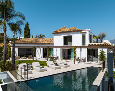 Villa for sale in El Herrojo - NF-01256P